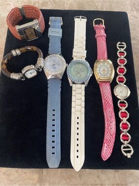 lot of 6 Mixed Women's Wrist Watch Lot. ALL RUNNING, GREAT CONDITION!